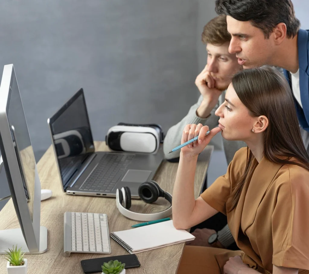 Techauch Experte hält eine IT-Awareness Schulung für Mitarbeiter in München
